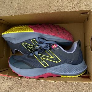 New Balance Women Sneakers Size 7